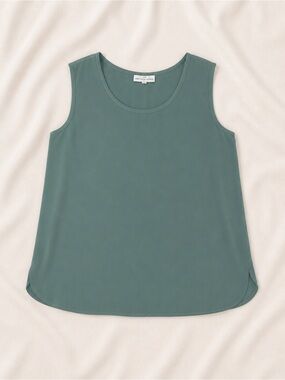 Saks fifth avenue women’s top size LARGE dark green